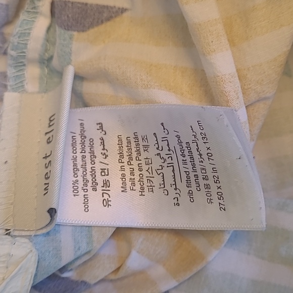 Pottery Barn x West Elm fitted crib sheet - Picture 4 of 5